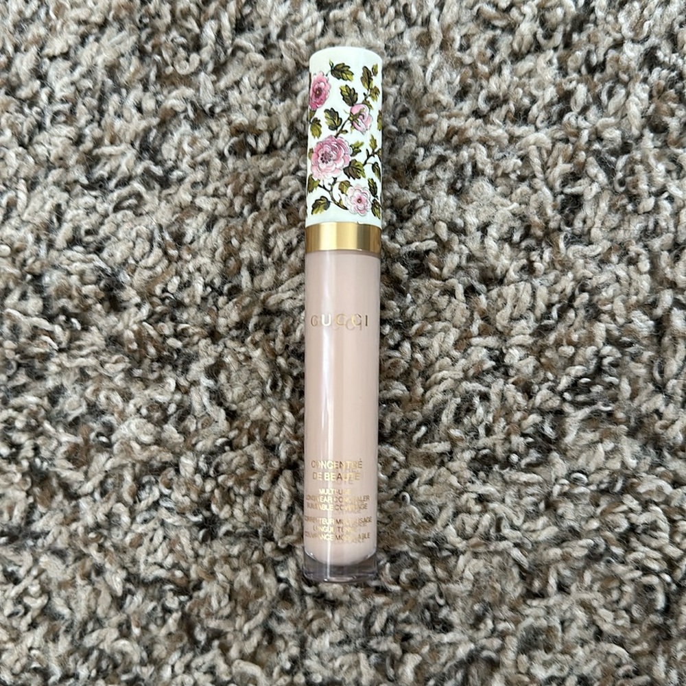 New Gucci Concealer - 17W Fair